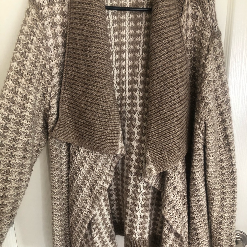 Apt 9 sweater